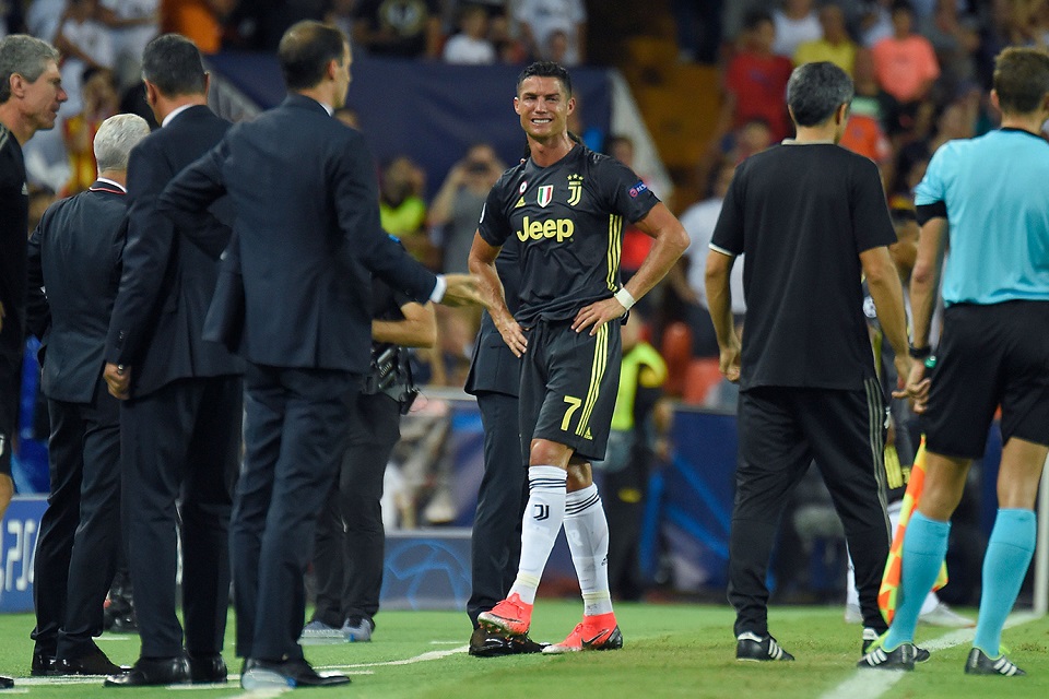 Liga Champions - Cristiano Ronaldo Menangis Karna Terima Kartu Merah