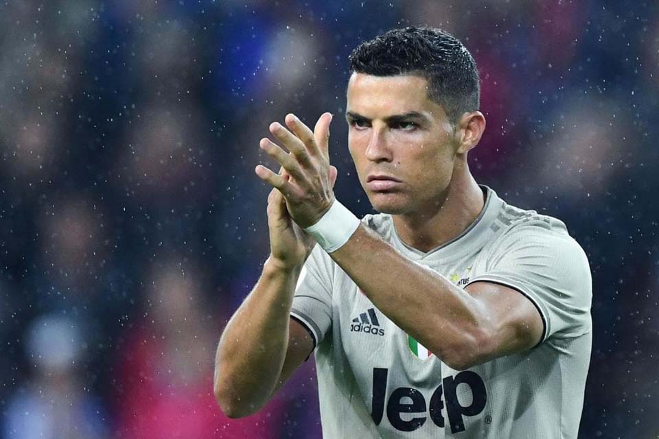 Ronaldo Hengkang dari Madrid Bukan Karena Uang