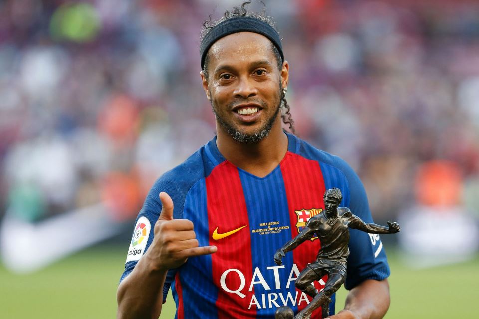 Ronaldinho sekarang bermain dimana