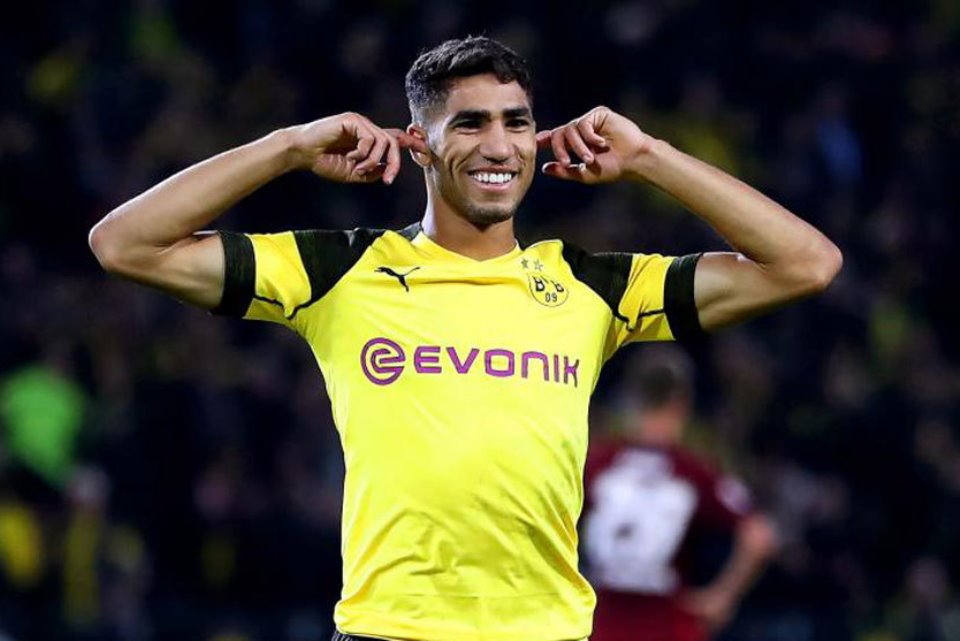 Pemain Ini Hijrah ke Dortmund Karena Ingin Seperti Carvajal