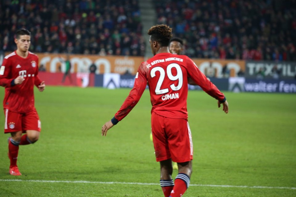 Benamkan Augsburg, Bayern Munchen Pangkas Jarak Dengan Dortmund