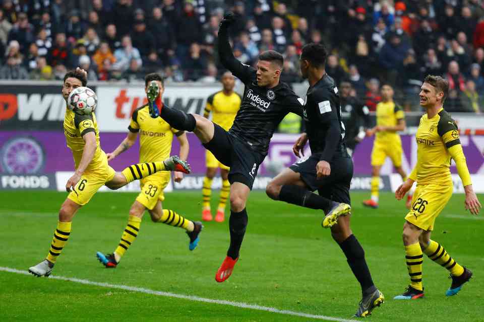 Bundesliga; Diimbangi Frankfurt 1-1, Dortmund Tetap Kokoh di Puncak