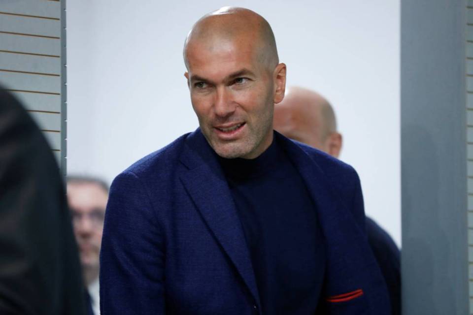 Kini Chelsea Pertimbangkan Zidane Gantikan Peran Sarri