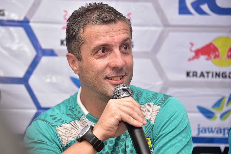 Gagal di Piala Presiden, Radovic Tetap Tangani Persib di Liga 1