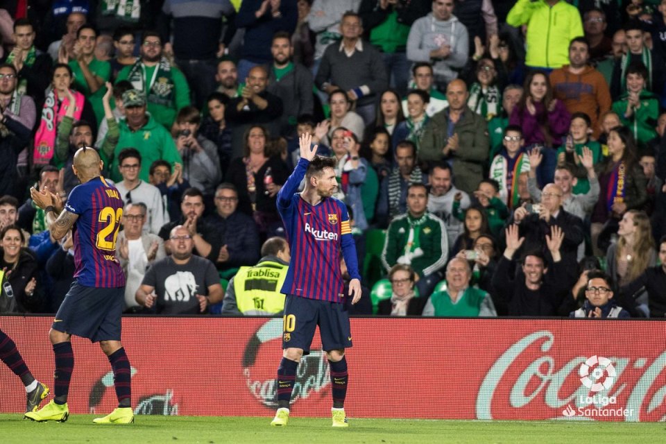 Gol Ketiga Messi Berbuah Standing Ovation dari Fans Betis