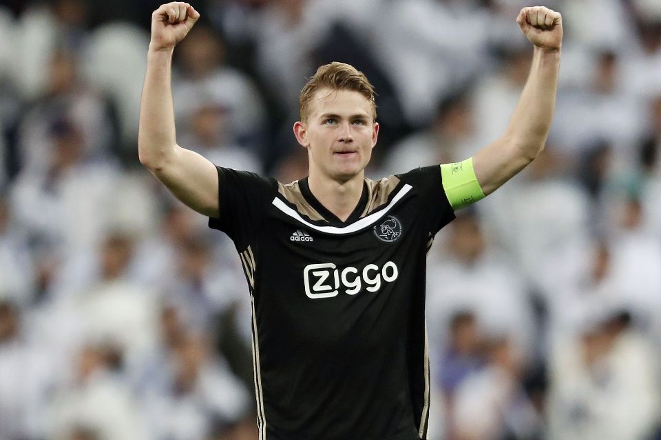 Barca Siap Datangkan Palang Pintu Ajax
