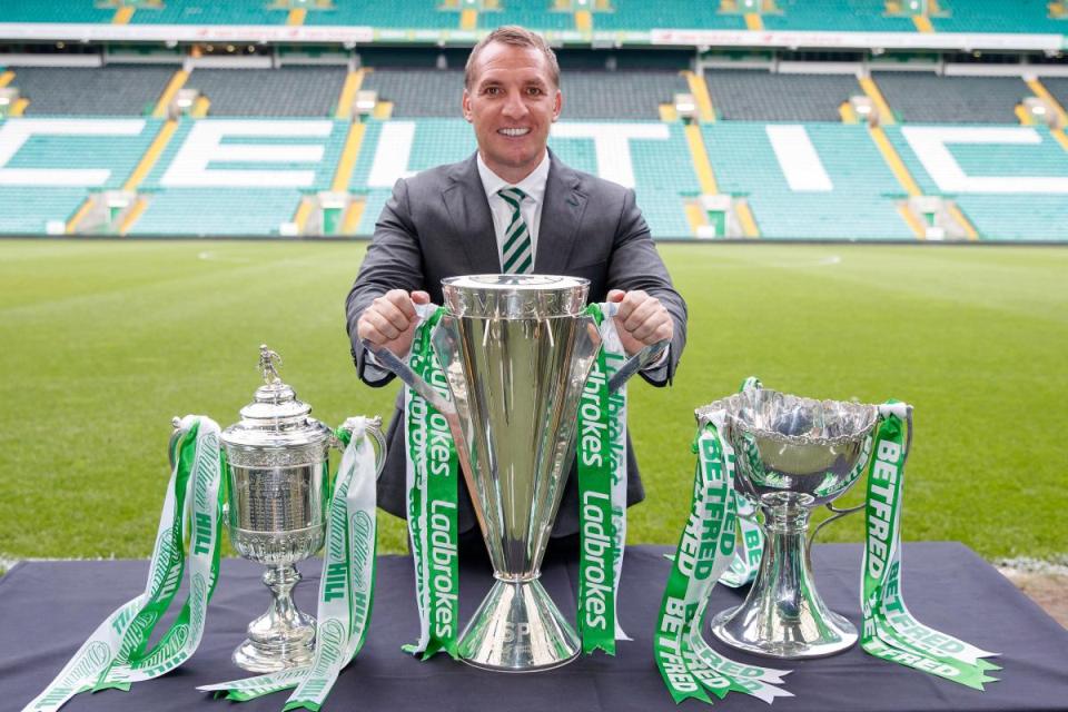 Sandera Orang, Pria Ini Tuntut Brendan Rodgers Kembali Latih Celtic