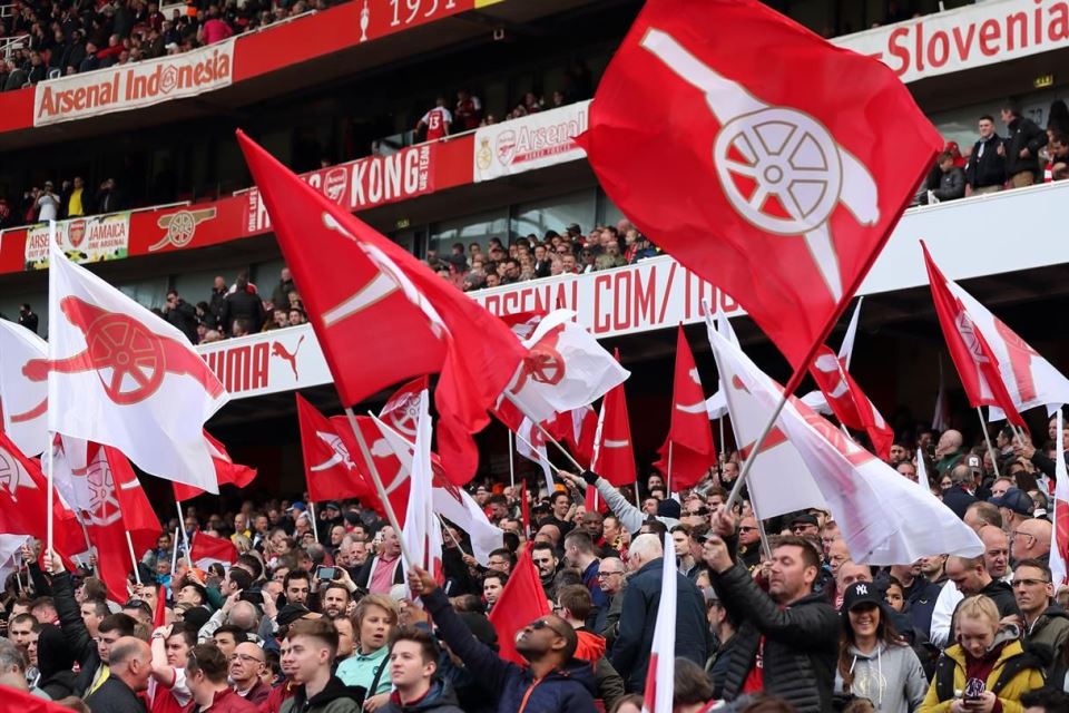 Fans Arsenal Tekan Pemilik Segera Bertindak di Bursa Transfer