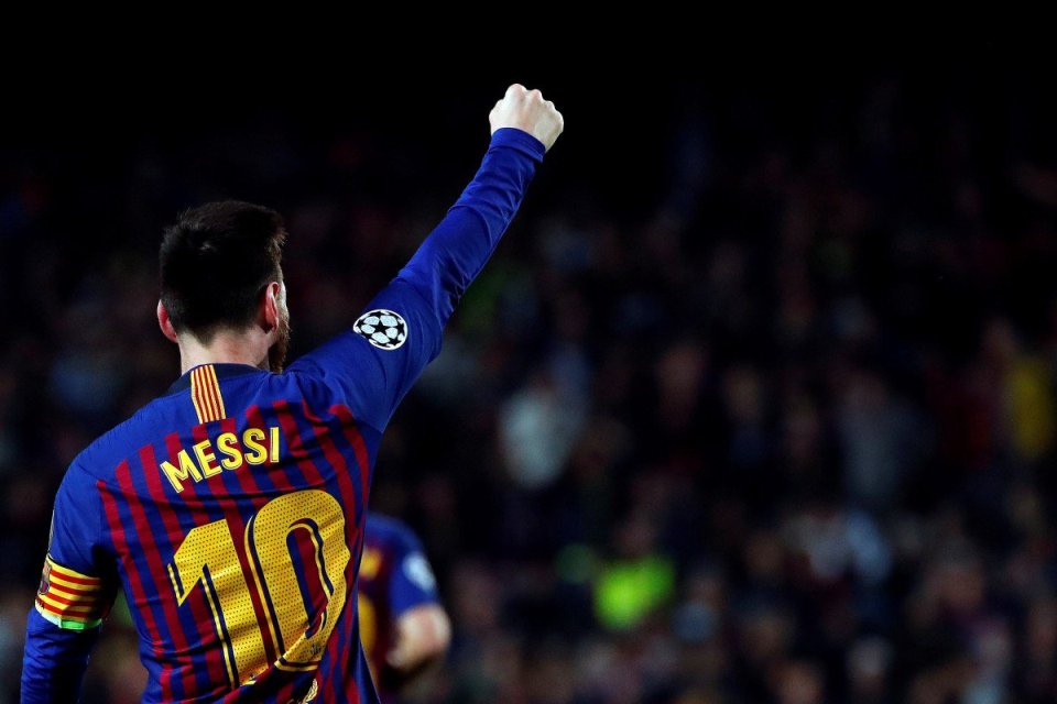 Tak Hanya Satu, Barcelona Berencana Buat 10 Patung Messi di Camp Nou