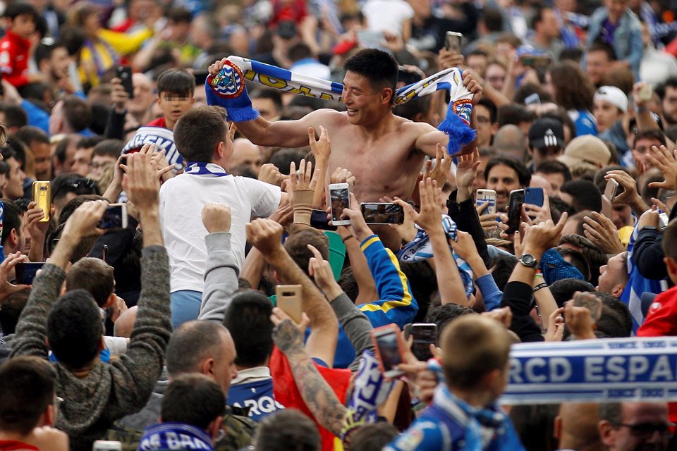 Messi dari Tiongkok Buat 89 Persen Penggila Bola Jadi Fans Tim Catalan!
