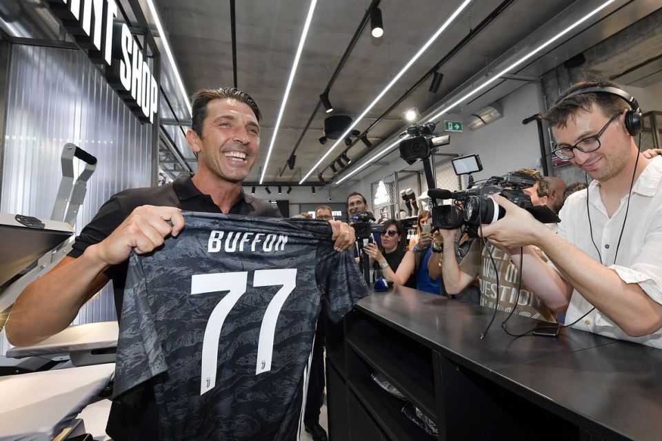 Buffon Pulang ke Juventus Hanya untuk Pecahkan Rekor?