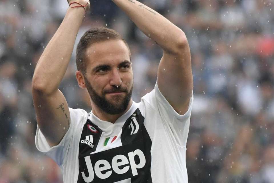 Perjanjian Dengan Sarri Buat Juventus Sulit Buang Higuain