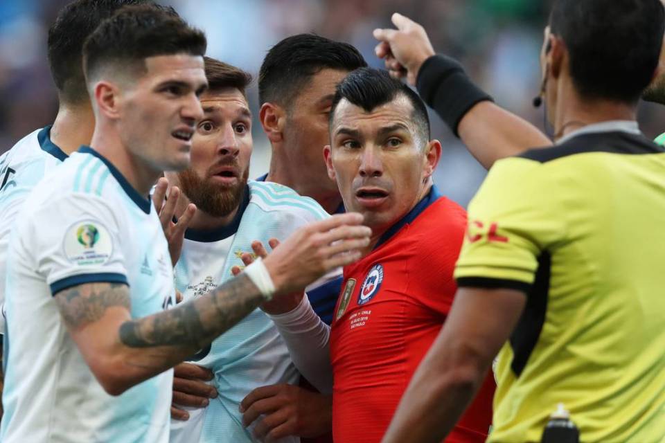 Kapten Timnas Chile Dukung Messi Soal Kontroversi Copa America 2019