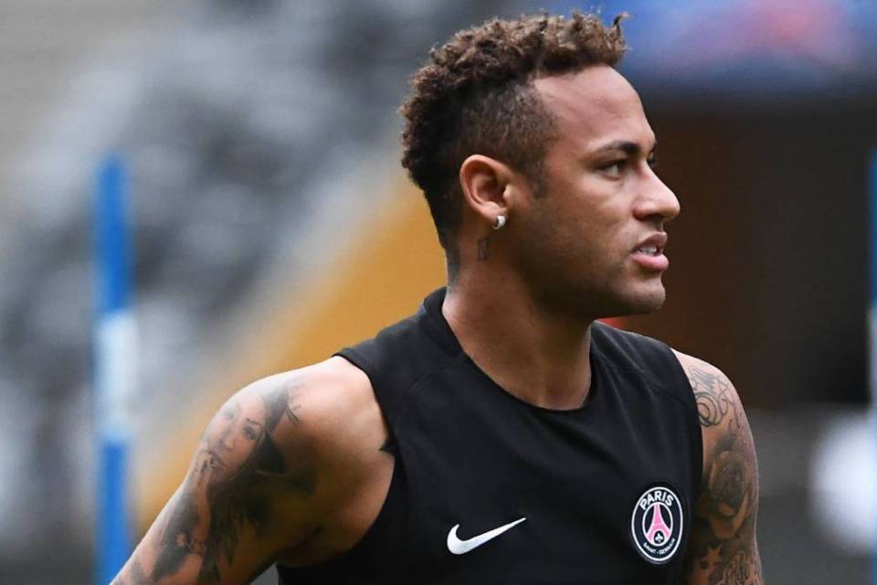 PSG Tetapkan 31 Juli Jadi Deadline Transfer Neymar!