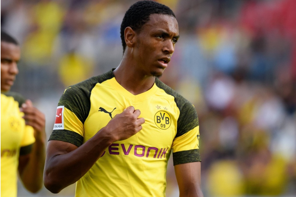 PSG Capai Kesepakatan Dengan Bek Muda Dortmund, Abdou Diallo