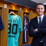 PSG Resmi Datangkan Kiper Muda Chelsea, Marcin Bulka