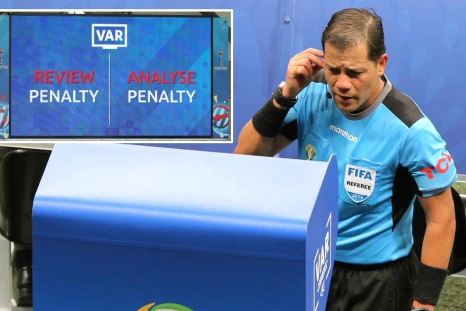 Video Assistant Referee atau VAR akan digunakan Liga Premier Inggris pada musim 2019-2020. VAR akan digunakan dalam laga debut Community Shield