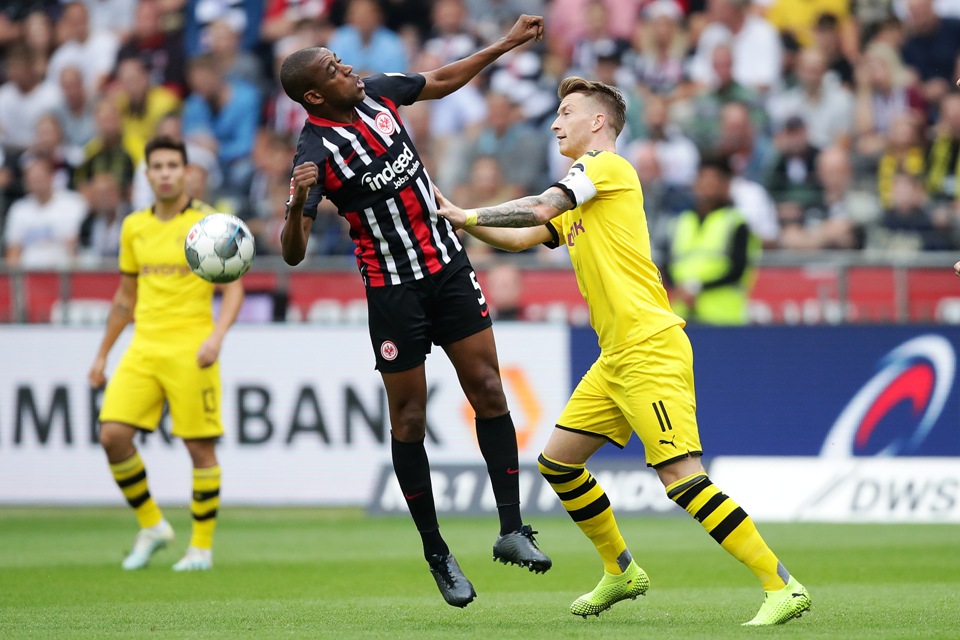 Gol Bunuh Diri Delaney Bikin Dortmund Gagal Menang Atas Frankfurt