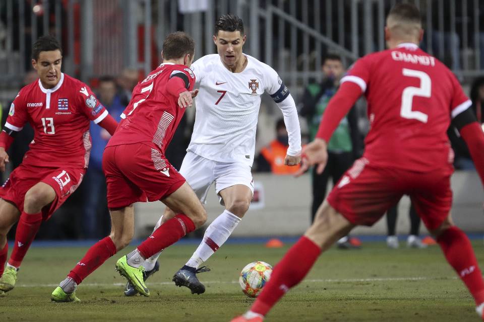 Buruknya Markas Luksemburg Disebut Ronaldo Seperti Kebun Kentang
