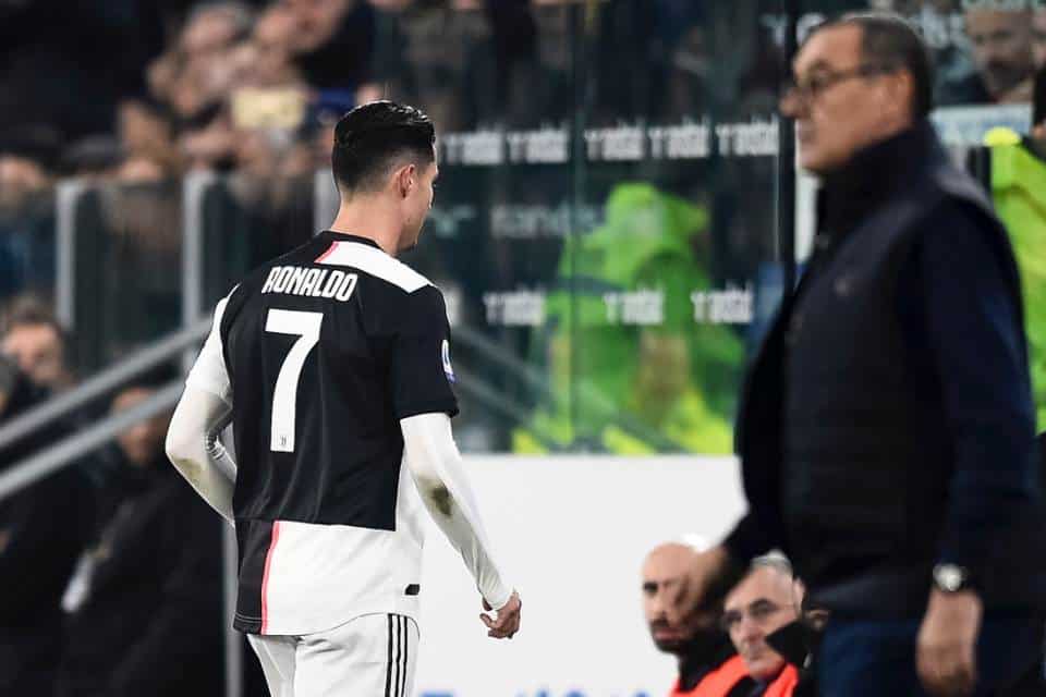 Ronaldo Coba Redam Kabar Miring di Juventus