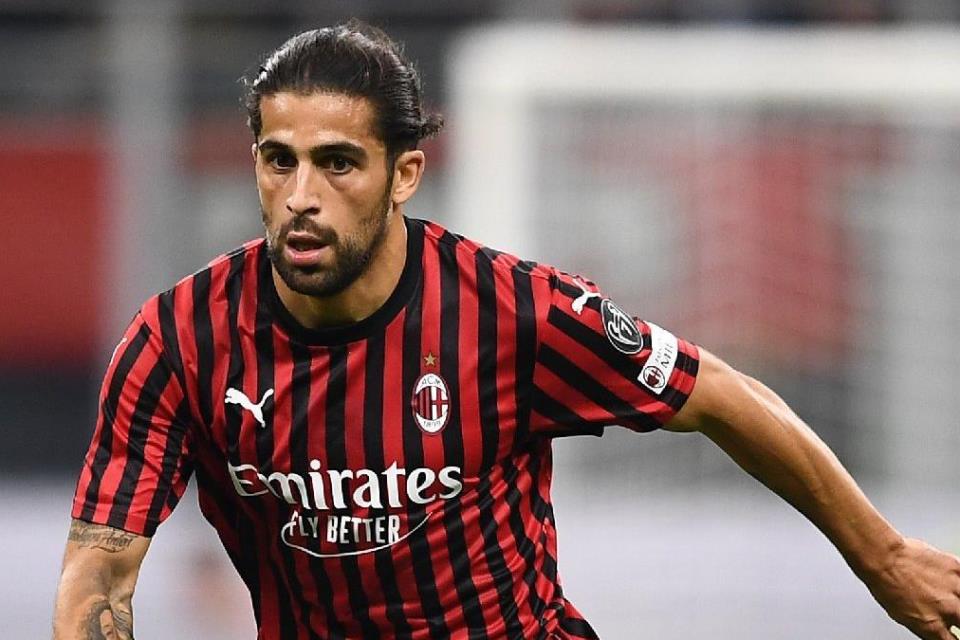 AC Milan Resmi Lepas Bek Kirinya ke PSV Eindhoven