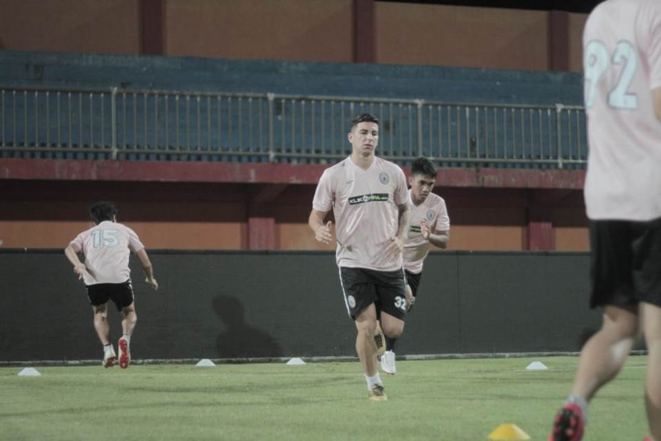 Coret Brian Ferreira, Madura United Gaet Gelandang Asal Uzbekistan