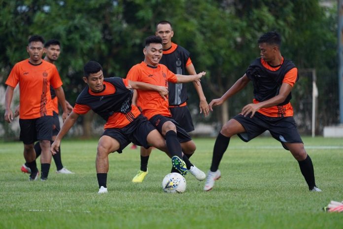 Sesi Latihan Persija Terhenti Karena Petir yang Menyambar - Vivagoal.com