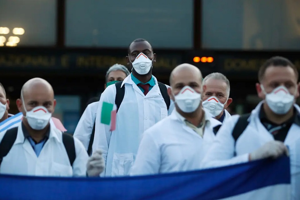 Kedatangan Para Dokter Kuba untuk Tangani Pandemi Corona di Italia