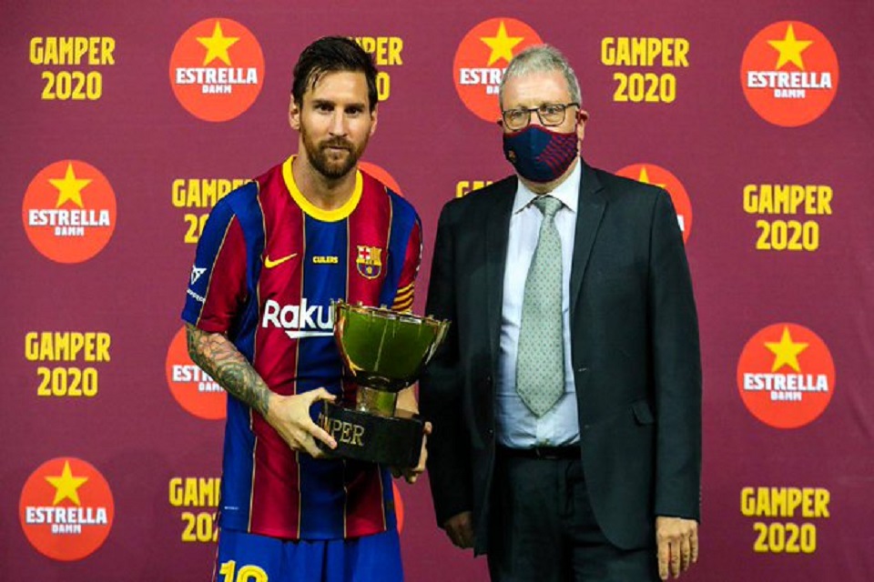 Video Messi Tak Semangat Angkat Trophy, Fans Barcelona Serang Bartomeu