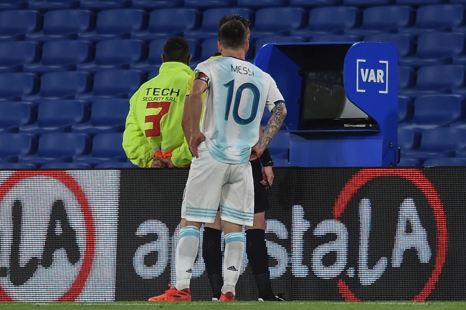 Argentina Messi VAR