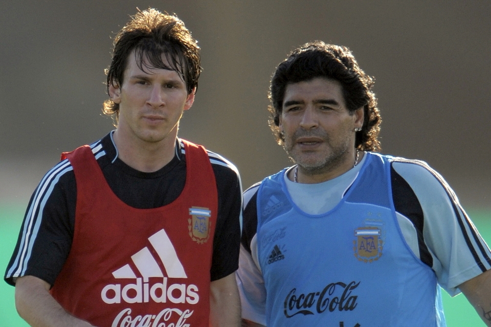 Diam-Diam, Messi Pernah Main Bareng Maradona!