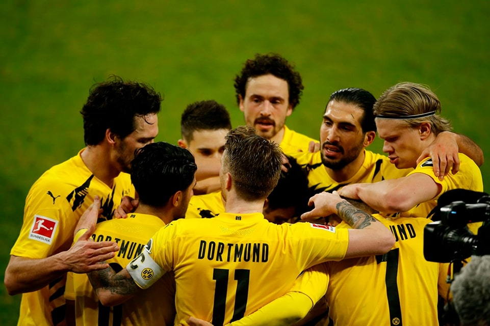 Dortmund dijatuhi Denda Ribuan Euro Akibat Ulah Suporter