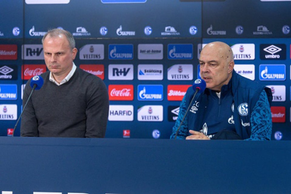 Schalke Pecat Seluruh Manajemen Kepelatihannya
