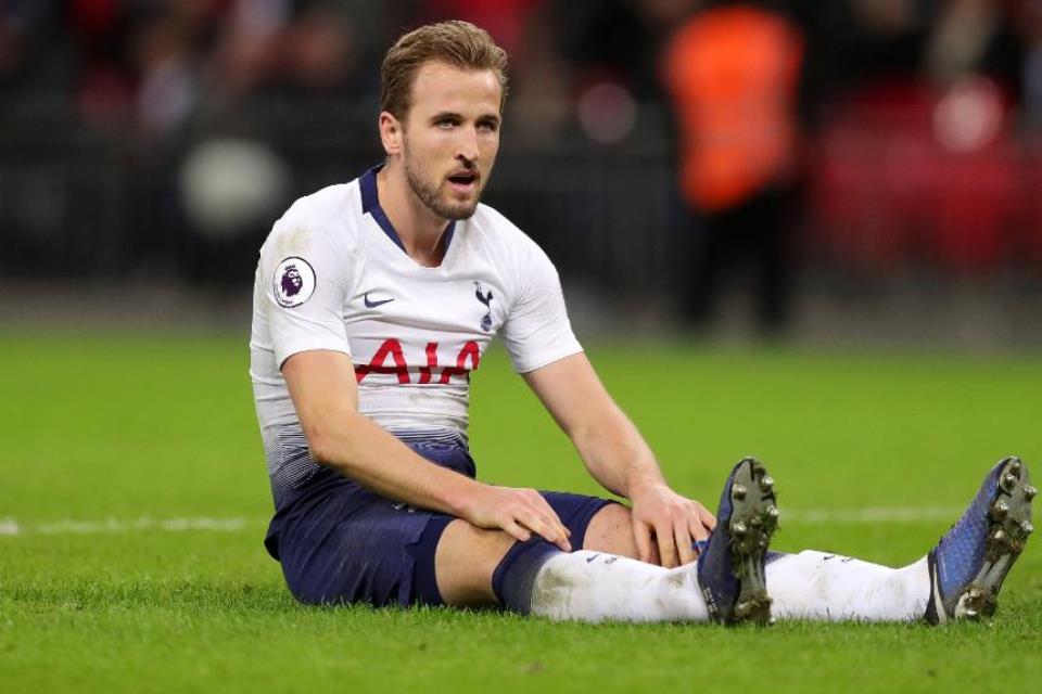 Menangi Piala Liga Inggris Bisa Buat Kane Bertahan Di Tottenham?