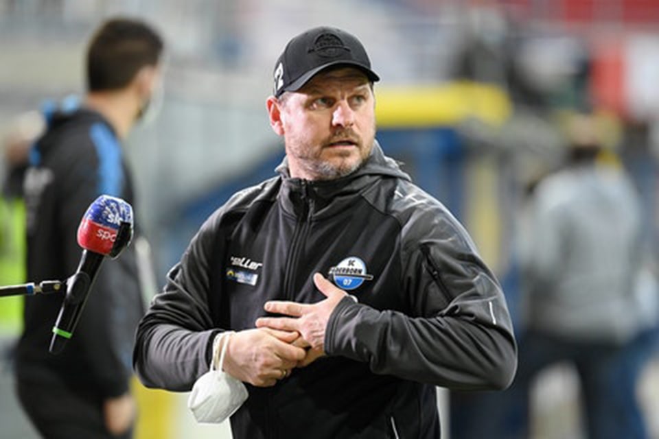 Schalke Siapkan 3 Nama Untuk Pelatih Musim Depan