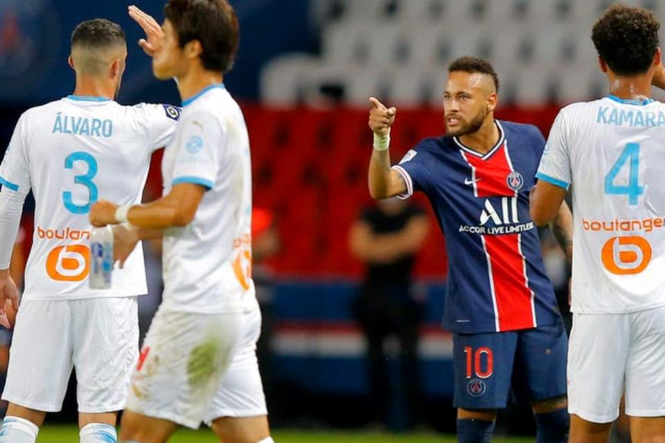 Di PSG Neymar Jadi Tukang Ribut, Lizarazu: Dia Gila!