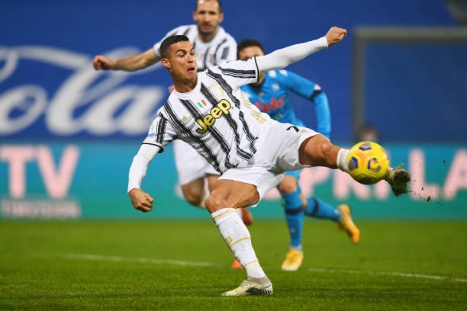 Pirlo Kagum Lihat Ronaldo Mau Turun Membantu Pertahanan