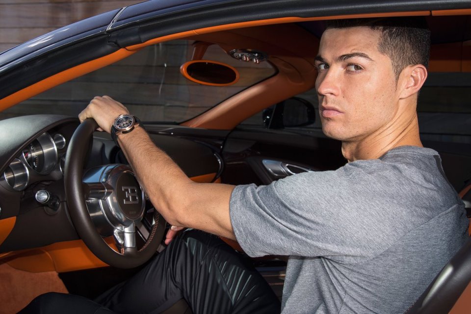 Panaskan Rumor Pergi Dari Juventus, Ronaldo Kirim Mobil-Mobilnya ke Portugall
