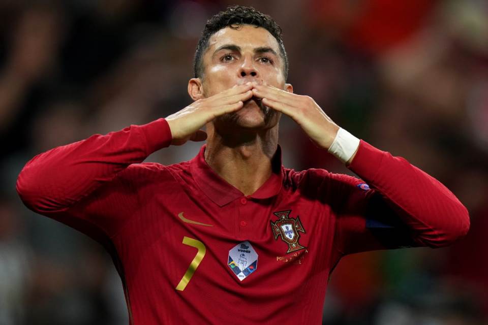 Ali Daei Merasa Terhormat Rekor Golnya di Level Timnas Dipecahkan Ronaldo