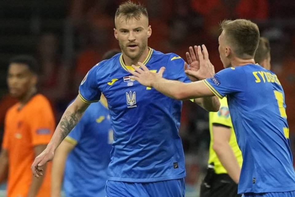 Belanda Beri Dua Gol Cuma-Cuma Untuk Ukraina