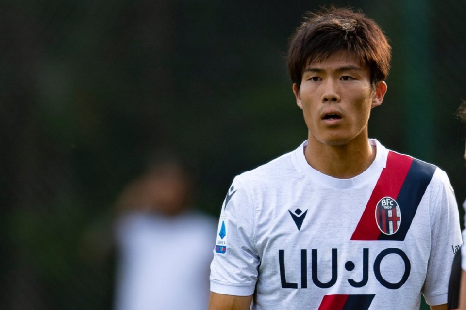 Bologna Peringatkan Tottenham untuk Seriusi Transfer Bintang Jepang