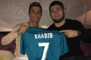 Khabib Sarankan Ronaldo Pergi Dari Juventus, Tapi Jangan ke PSG