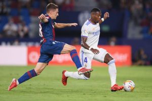 AncelottI Kapok Eksperimen Posisi David Alaba, Kenapa?