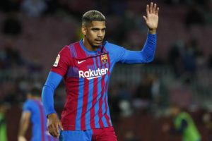 Sepasang Tim Inggris Pantau Bek Masa Depan Barcelona