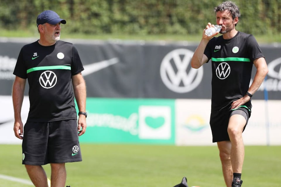Presiden Wolfsburg Jelaskan Lebih Detail Tentang Pemecatan Van Bommel