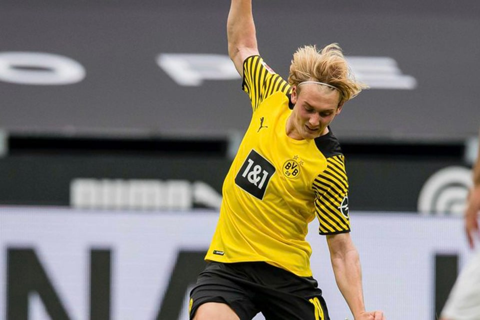 Jadi Pahlawan Julian Brandt Tetap Diuji Pelatih Dortmund
