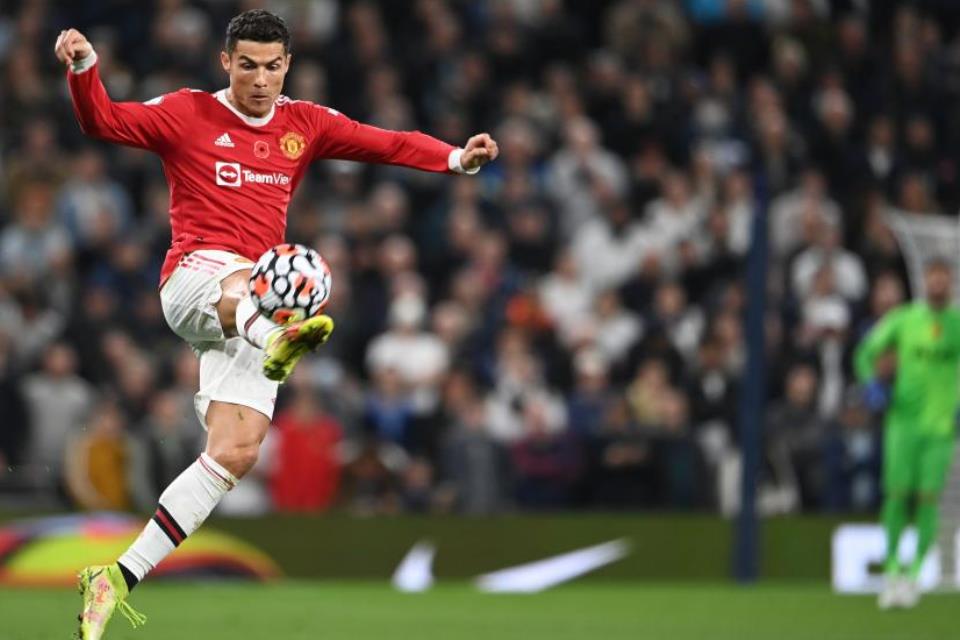 Ronaldo: Bersakit-Sakit Dahulu, Hancurkan Tottenham Kemudian