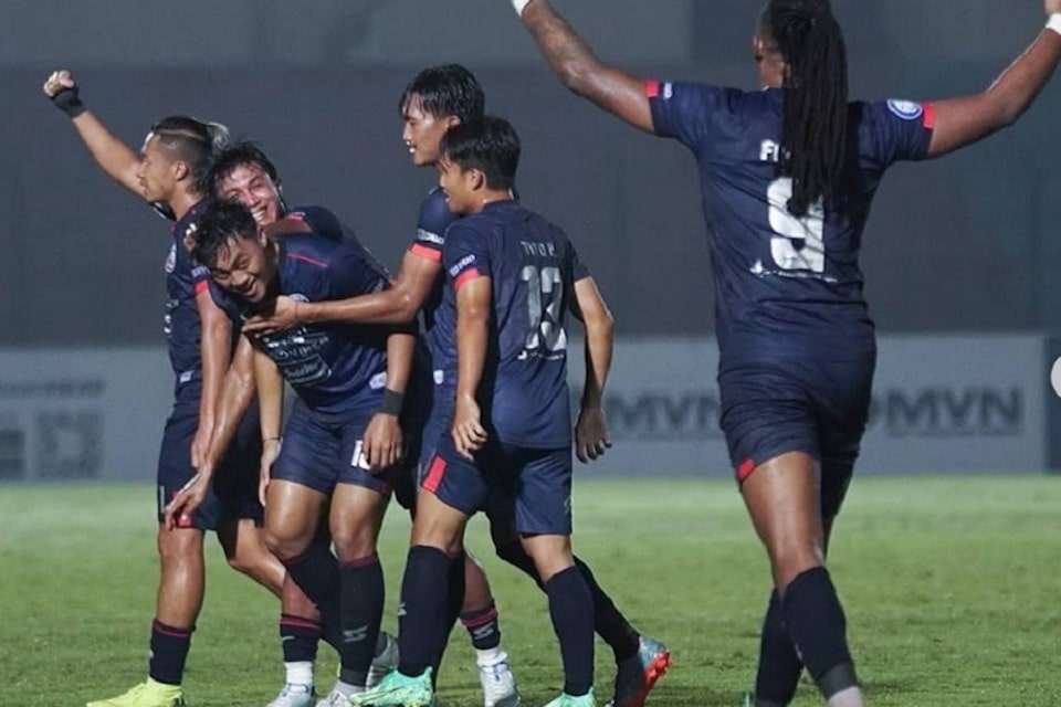 Arema FC Lakukan Tradisi Unik Untuk Tingkatkan Keharmonisan Tim