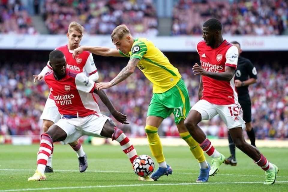 Berbatov Yakin Arsenal Menang Atas Norwich, Skornya 2-0