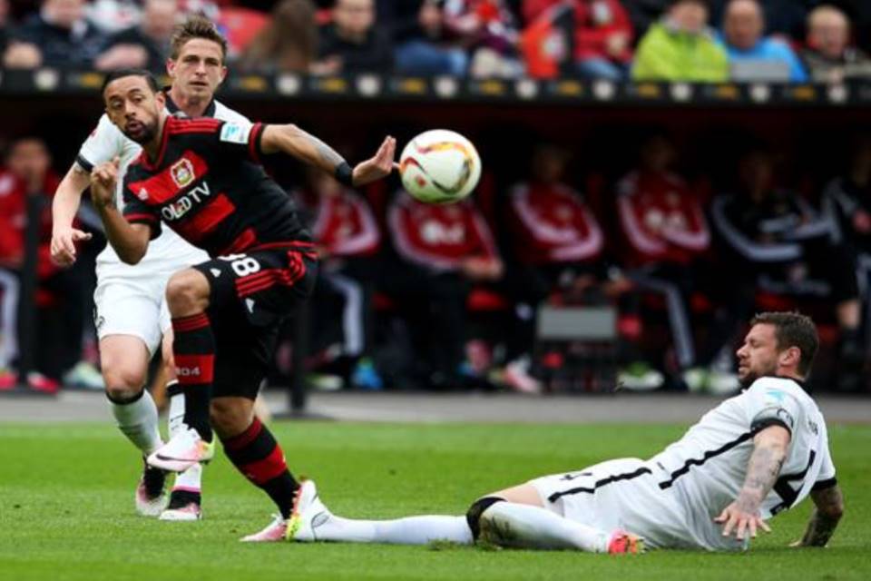 Jamu Bayer Leverkusen, Eintracht Frankfurt Pesta Gol